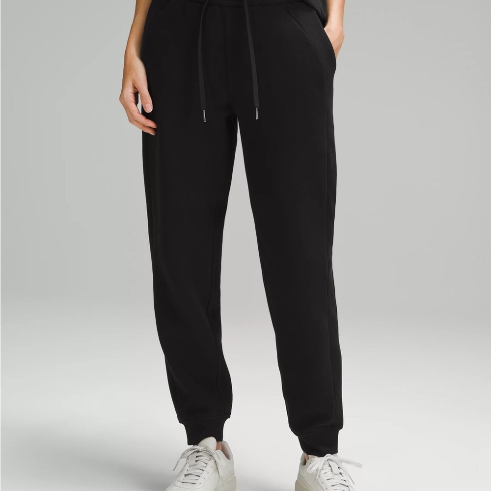 NEWwith tags not attached Lululemon High-Rise Relaxed Scuba Jogger *Full Length